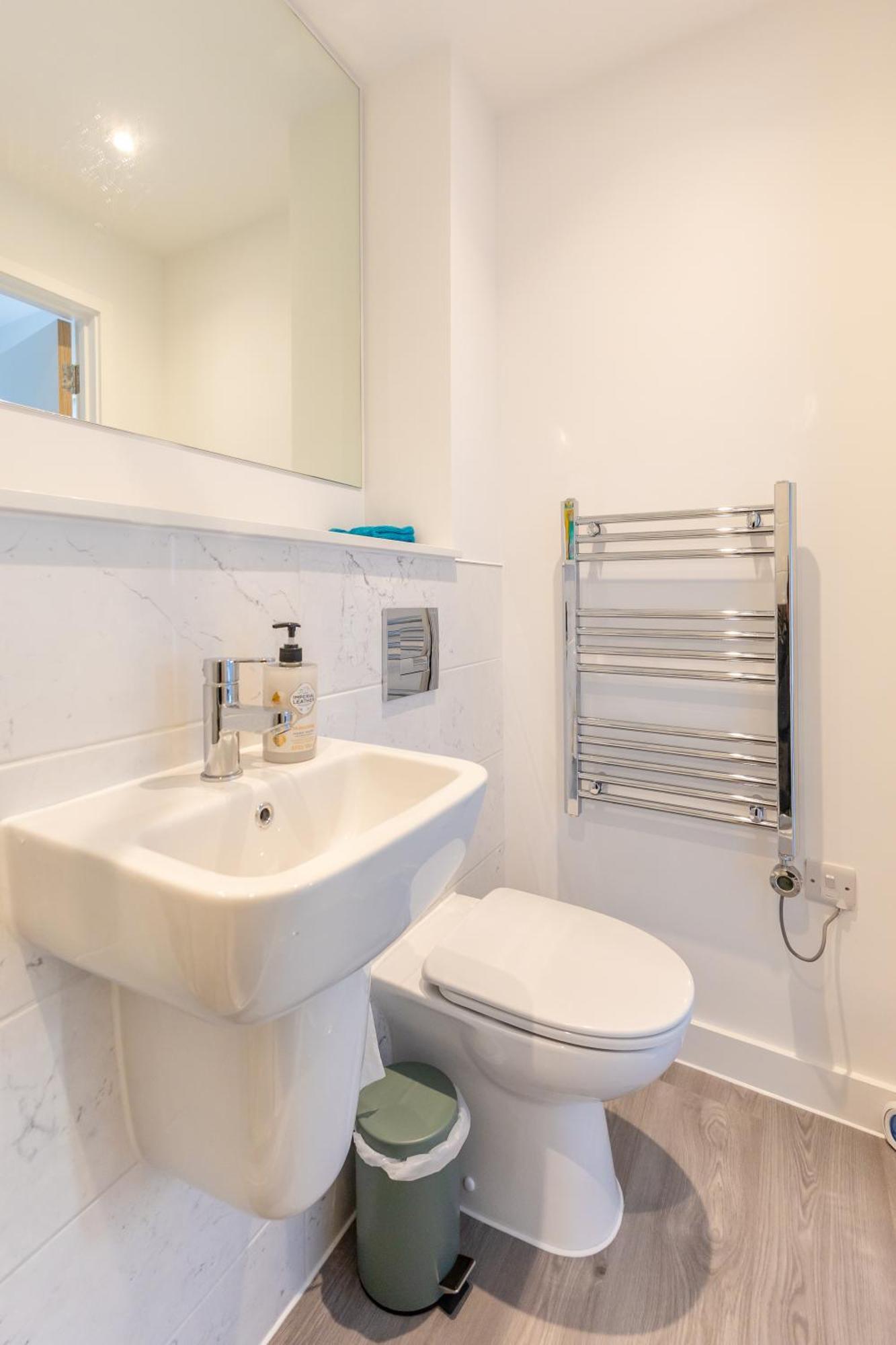 Stunning Modern 3 Bedroom Townhouse - Perfect Getaway Manchester Extérieur photo