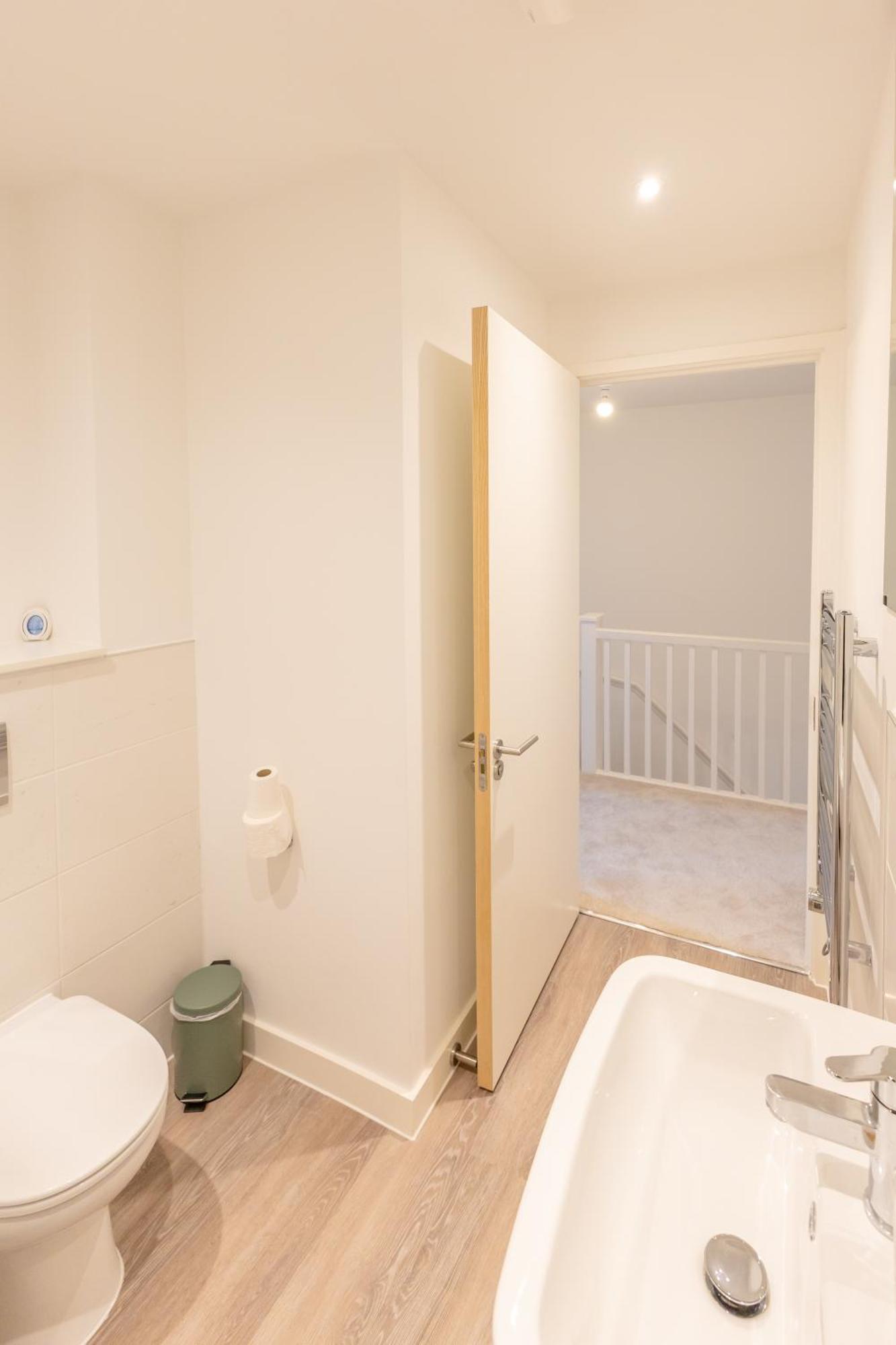Stunning Modern 3 Bedroom Townhouse - Perfect Getaway Manchester Extérieur photo