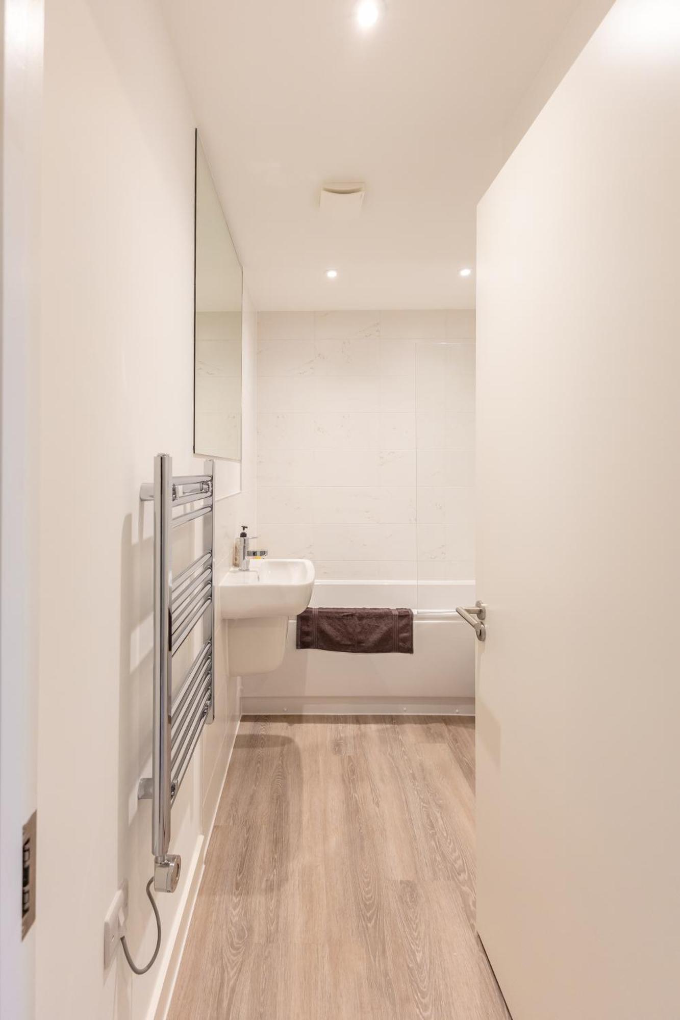 Stunning Modern 3 Bedroom Townhouse - Perfect Getaway Manchester Extérieur photo
