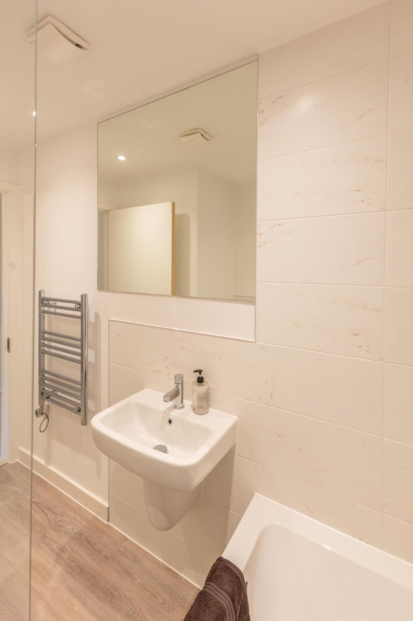 Stunning Modern 3 Bedroom Townhouse - Perfect Getaway Manchester Extérieur photo